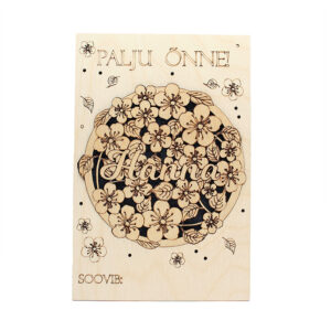 Puidust kaart tassialusega